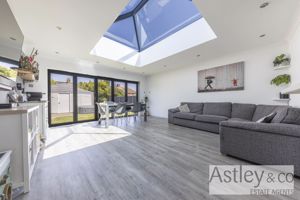 living - click for photo gallery